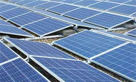 Photovoltaikpaneele auf Dach